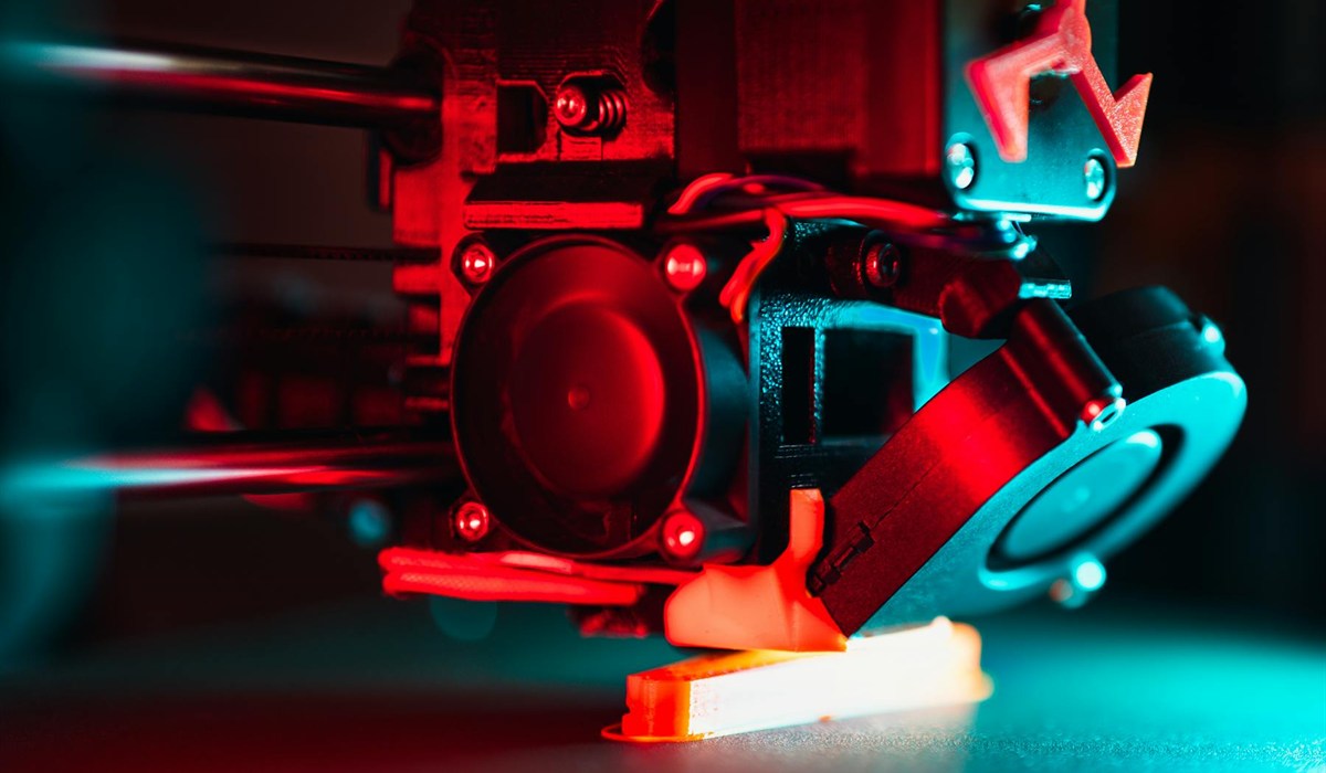 3D printer nozzle printing a part